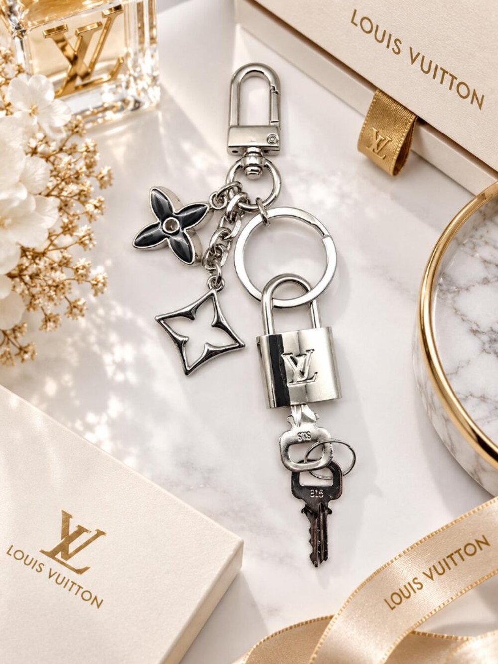 Authentic Louis Vuitton Gold Padlock 🔒 Key Set w/ Unbranded Clover Bag Charm